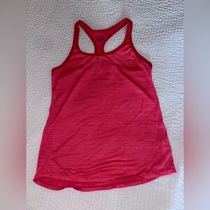 workout tank top.